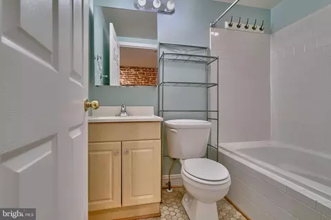 Bath - 1613 Marshall St, Baltimore, MD 21230 photo 3 of 6