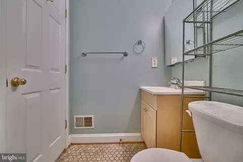Bath - 1613 Marshall St, Baltimore, MD 21230 photo 6 of 6