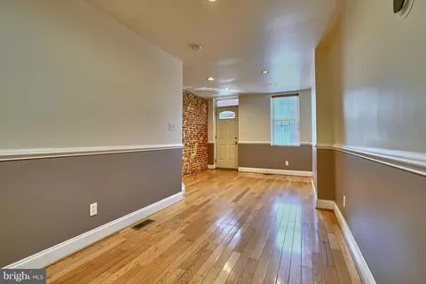 Entry Way - 1613 Marshall St, Baltimore, MD 21230 photo 2 of 3