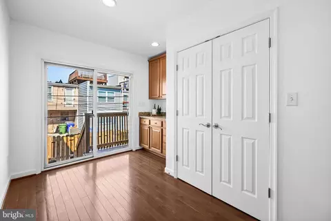 Entry Way - 1422 Marshall St, Baltimore, MD 21230 photo 3 of 4