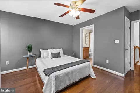Bedroom - 1422 Marshall St, Baltimore, MD 21230 photo 5 of 6