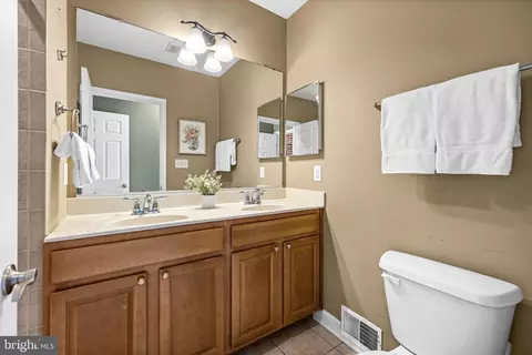 Bath - 1422 Marshall St, Baltimore, MD 21230 photo 2 of 3