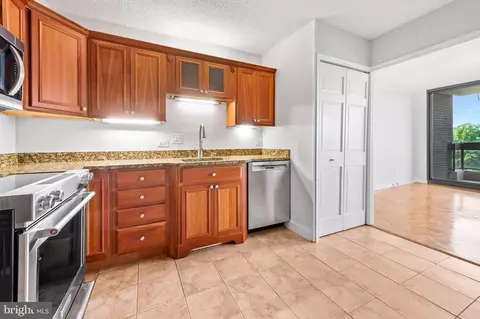 4100 N Charles St #1004, Baltimore, MD 21218 photo 11