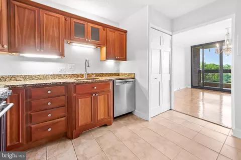 4100 N Charles St #1004, Baltimore, MD 21218 photo 12