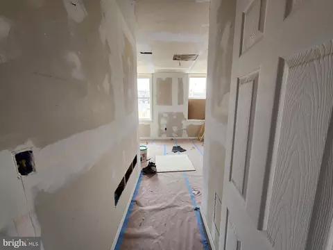 Entry Way - 2039 E North Ave, Baltimore, MD 21213 photo 6 of 12
