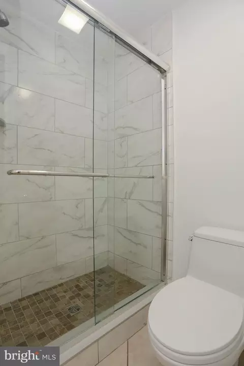 Bath - 3323 Mcelderry St, Baltimore, MD 21205 photo 1 of 4