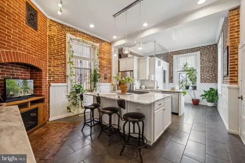 1221 N Calvert St, Baltimore, MD 21202