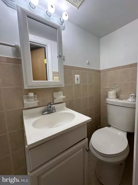 Bath - 3511 Springdale Ave, Baltimore, MD 21216 photo 5 of 6