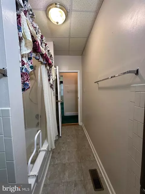 Entry Way - 3511 Springdale Ave, Baltimore, MD 21216 photo 4 of 12