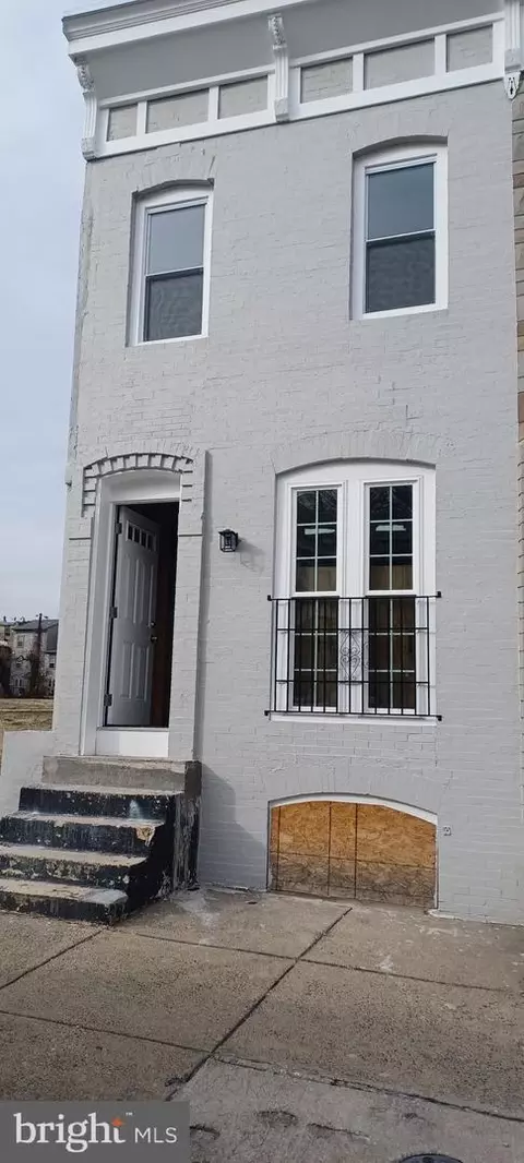 504 Laurens St, Baltimore, MD 21217