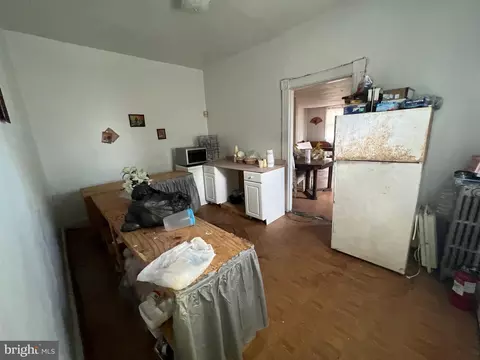 Entry Way - 516 N Schroeder St, Baltimore, MD 21223 photo 5 of 6