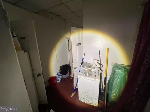 Entry Way - 516 N Schroeder St, Baltimore, MD 21223 photo 1 of 6