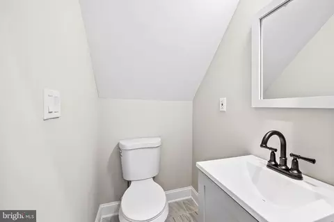 Entry Way - 3603 Greenmount Ave, Baltimore, MD 21218 photo 8 of 11