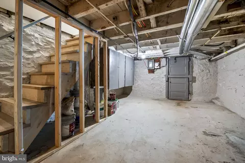 Entry Way - 3603 Greenmount Ave, Baltimore, MD 21218 photo 11 of 11