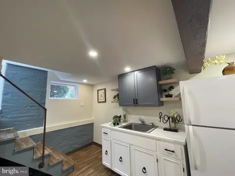 Entry Way - 5214 Biddison Ave, Baltimore, MD 21206 photo 14 of 15