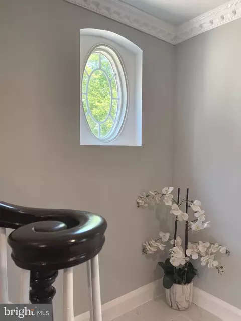 Entry Way - 5214 Biddison Ave, Baltimore, MD 21206 photo 9 of 15