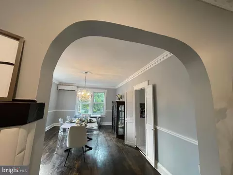 Entry Way - 5214 Biddison Ave, Baltimore, MD 21206 photo 10 of 15