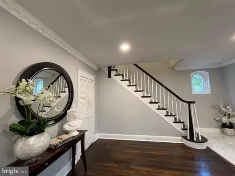 Entry Way - 5214 Biddison Ave, Baltimore, MD 21206 photo 12 of 15