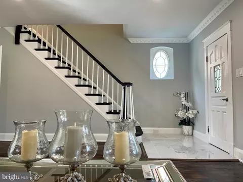 Entry Way - 5214 Biddison Ave, Baltimore, MD 21206 photo 1 of 15