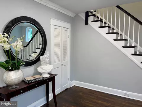 Entry Way - 5214 Biddison Ave, Baltimore, MD 21206 photo 3 of 15