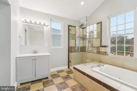 Bath - 4120 Garrison Blvd, Baltimore, MD 21215 photo 3 of 3