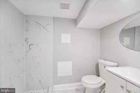 Bath - 4120 Garrison Blvd, Baltimore, MD 21215 photo 1 of 3