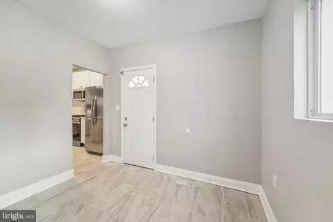 Entry Way - 4120 Garrison Blvd, Baltimore, MD 21215 photo 6 of 8