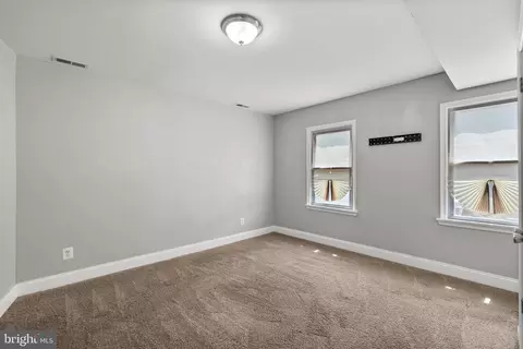 Entry Way - 5938 Kavon Ave, Baltimore, MD 21206 photo 6 of 14
