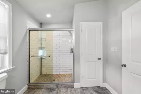 Entry Way - 5938 Kavon Ave, Baltimore, MD 21206 photo 11 of 14