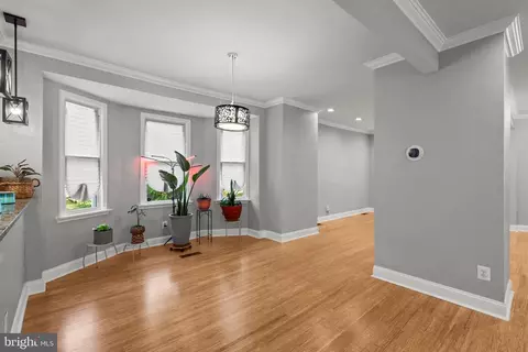 Entry Way - 5938 Kavon Ave, Baltimore, MD 21206 photo 3 of 14