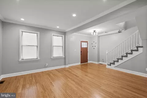 Living - 5938 Kavon Ave, Baltimore, MD 21206 photo 4 of 7