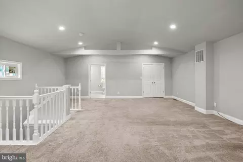 Entry Way - 5938 Kavon Ave, Baltimore, MD 21206 photo 10 of 14
