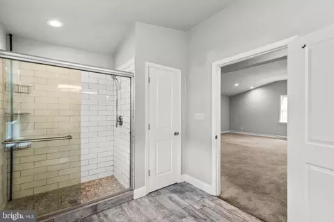Entry Way - 5938 Kavon Ave, Baltimore, MD 21206 photo 12 of 14