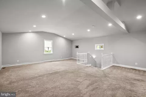 Entry Way - 5938 Kavon Ave, Baltimore, MD 21206 photo 8 of 14