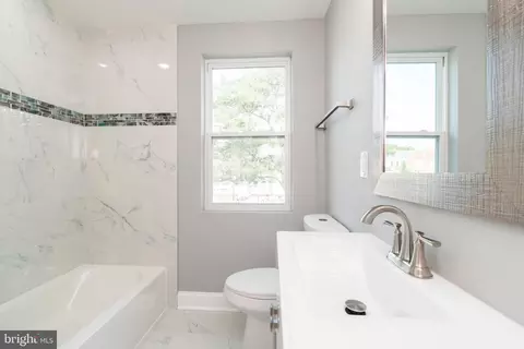 Bath - 3827 Crestlyn Rd, Baltimore, MD 21218 photo 1 of 2