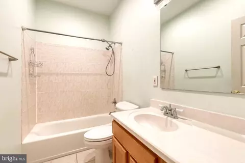 Bath - 1824 E Pratt St E, Baltimore, MD 21231 photo 3 of 3
