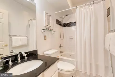 Bath - 1824 E Pratt St E, Baltimore, MD 21231 photo 1 of 3