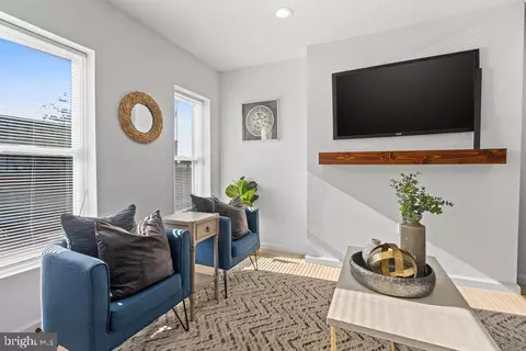 810 N Stricker St, Baltimore, MD 21217 photo 4