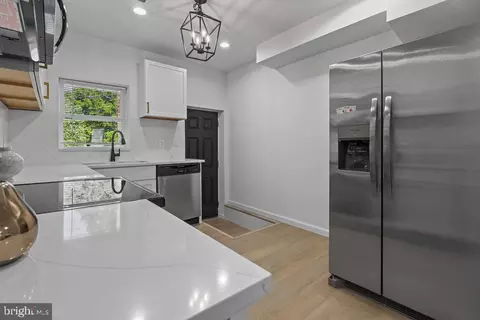 810 N Stricker St, Baltimore, MD 21217 photo 9