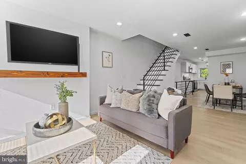 810 N Stricker St, Baltimore, MD 21217