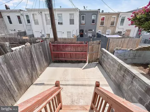 Exterior - 233 N Milton Ave, Baltimore, MD 21224 photo 6 of 12