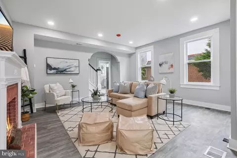 Entry Way - 1508 Lakeside Ave, Baltimore, MD 21218 photo 2 of 3