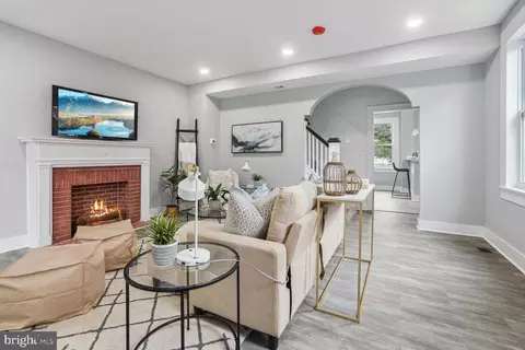 Entry Way - 1508 Lakeside Ave, Baltimore, MD 21218 photo 1 of 3