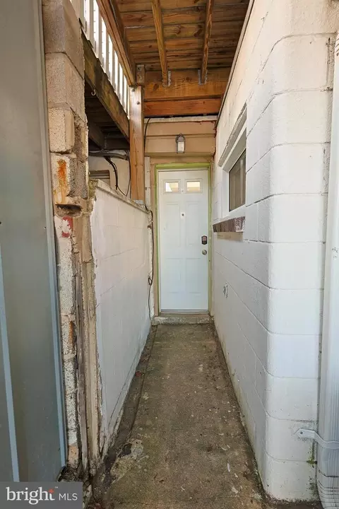 Entry Way - 2431 Fleet St, Baltimore, MD 21224 photo 5 of 13