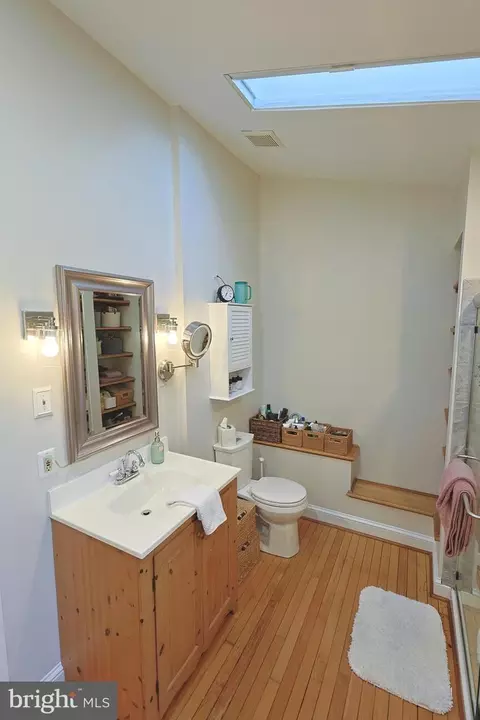 Bath - 2431 Fleet St, Baltimore, MD 21224 photo 6 of 9