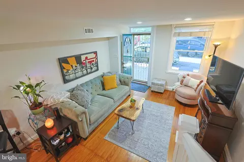 Entry Way - 2431 Fleet St, Baltimore, MD 21224 photo 3 of 13