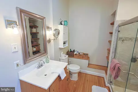 Bath - 2431 Fleet St, Baltimore, MD 21224 photo 4 of 9