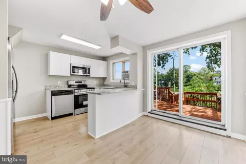 Kitchen - 4225 Doris Ave, Brooklyn, MD 21225 photo 5 of 5