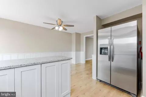 Entry Way - 4225 Doris Ave, Brooklyn, MD 21225 photo 4 of 6