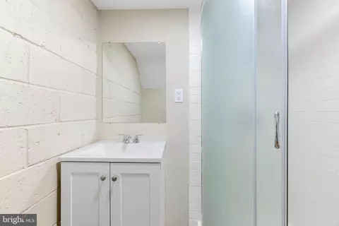 Bath - 4225 Doris Ave, Brooklyn, MD 21225 photo 3 of 3